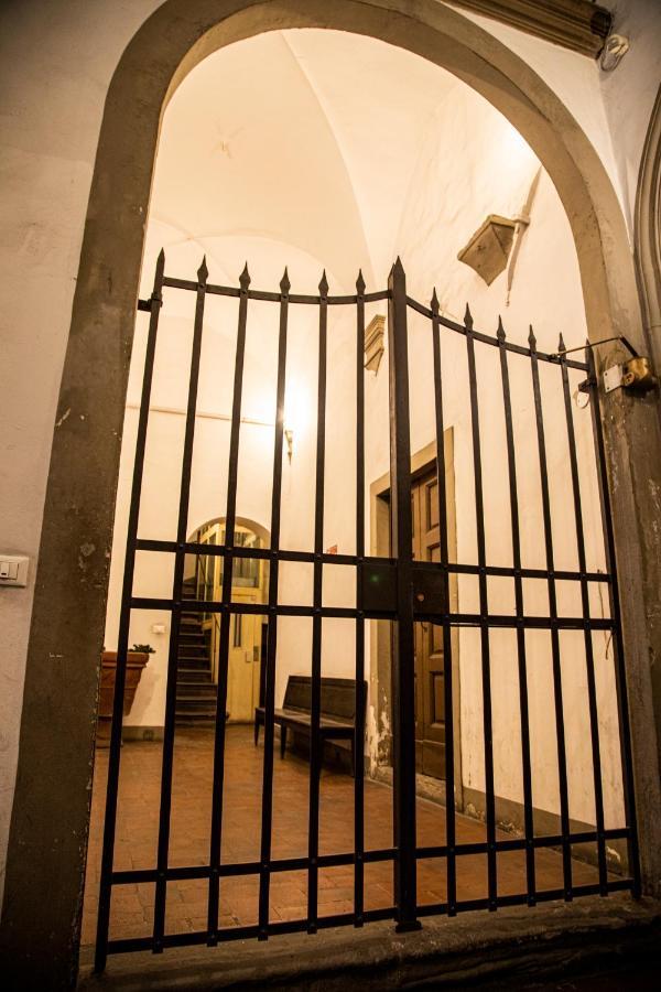 Апартаменты Studio In Tornabuoni Within A Renaissance Building Флоренция Экстерьер фото